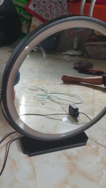 Đèn bàn trang điểm mới 95%. Mua bán Đèn tại Thành phố Thủ Đức Tp Hồ Chí Minh được đăng bởi Van Do hình 1