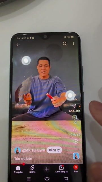 Vivo 1906 Trắng chuyển sắc. Mua bán Điện thoại tại Thành phố Thủ Đức Tp Hồ Chí Minh được đăng bởi Nguyễn Ngọc Hồng Vy hình 1