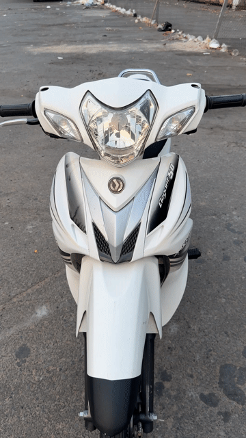 SYM Elegant 50cc Trắng. Mua bán Xe máy tại Quận Tân Phú Tp Hồ Chí Minh được đăng bởi Anh thành hình 1