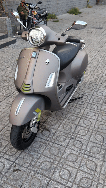 Piaggio Vespa GTS SuperTech 300 KeyLess Xám 3000km. Mua bán Xe máy tại Quận 5 Tp Hồ Chí Minh được đăng bởi Vestan hình 1