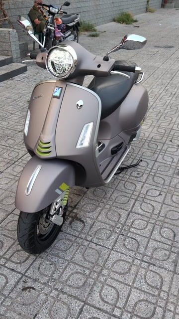 Piaggio Vespa GTS SuperTech 300 KeyLess Xám 3000km. Mua bán Xe máy tại Quận 5 Tp Hồ Chí Minh được đăng bởi Vestan hình 1