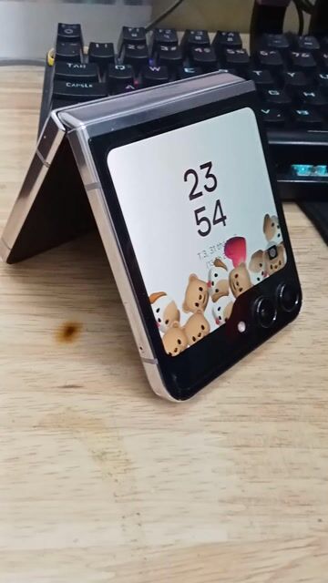 Samsung Galaxy Z Flip 5 256GB Tím. Mua bán Điện thoại tại Quận Tân Phú Tp Hồ Chí Minh được đăng bởi SAMSUNG OPPO XIAOMI  VIVO  hình 1