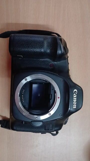 Máy ảnh Canon EOS 5D Đen. Mua bán Máy ảnh, Máy quay tại Thành phố Cao Lãnh Đồng Tháp được đăng bởi Nguyễn văn trí hình 1