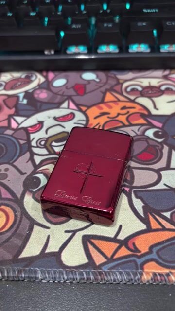 Bật lửa Zippo Love Cross mạ saphire cũ. Mua bán Đồ sưu tầm, đồ cổ tại Quận 5 Tp Hồ Chí Minh được đăng bởi Hoàng Khôi Lê Phạm hình 1