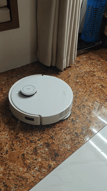 Robot hút bụi Trắng Nhỏ gọn. Mua bán Thiết bị vệ sinh, nhà tắm tại Quận Đống Đa Hà Nội được đăng bởi Đi chợ hình 1