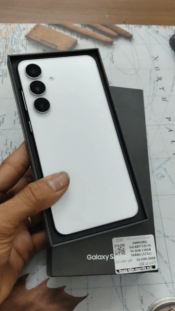Samsung S25 FE Likenew Fullbox CBH Hãng 😍. Mua bán Điện thoại tại Quận Hải Châu Đà Nẵng được đăng bởi MiPhone hình 1