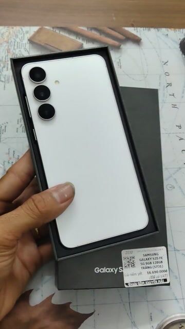 Samsung S25 FE Likenew Fullbox CBH Hãng 😍. Mua bán Điện thoại tại Quận Hải Châu Đà Nẵng được đăng bởi MiPhone hình 1