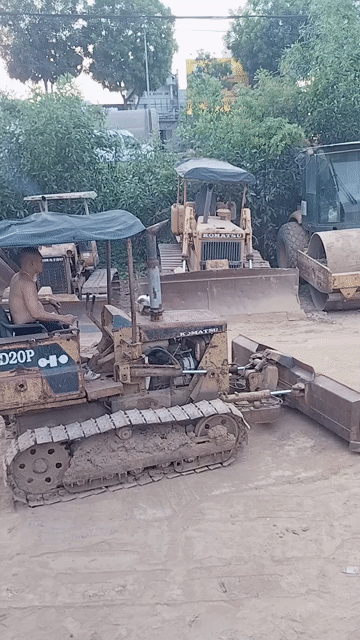 Máy ủi Komatsu D2-5 Vàng. Mua bán Phương tiện khác tại Quận Cẩm Lệ Đà Nẵng được đăng bởi Tâm Nguyễn hình 1