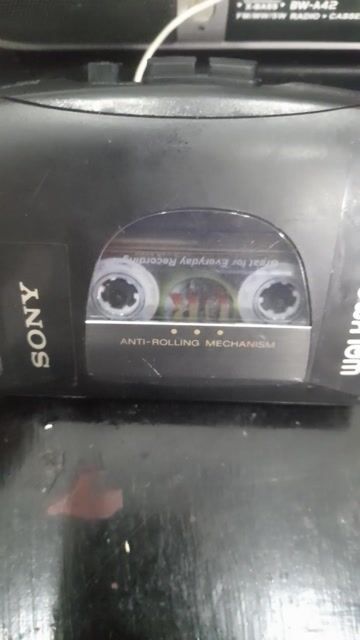 Đài radio Sony Walkman FM/AM Đen. Mua bán Tivi, Âm thanh tại Quận Ninh Kiều Cần Thơ được đăng bởi Hai Vo Thanh hình 1