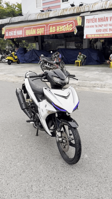 Yamaha Exciter 2019 Trắng đen. Mua bán Xe máy tại Quận Liên Chiểu Đà Nẵng được đăng bởi Xe máy cũ đức nguyễn hình 1