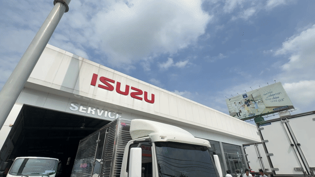 Isuzu QKR 210 thùng kín. Mua bán Xe tải, xe ben tại Thành phố Thuận An Bình Dương được đăng bởi Thảo Nguyễn hình 1