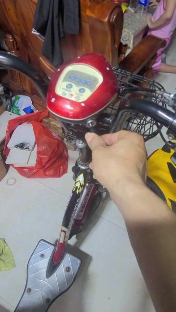 Xe đạp điện màu Đỏ đã sử dụng. Mua bán Xe đạp tại Quận 12 Tp Hồ Chí Minh được đăng bởi Hồng hình 1