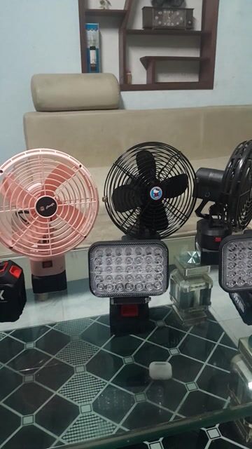 Đèn LED chiếu sáng , có usb sạc điện thoại . Mua bán Đèn tại Quận Thanh Khê Đà Nẵng được đăng bởi Lê quang dũng hình 1