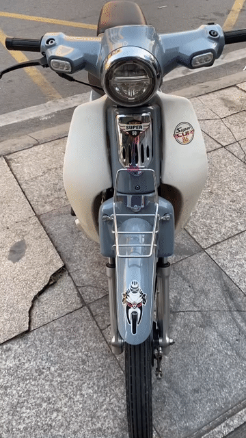 Honda Cub Classic 2023 50cc Xám trắng. Mua bán Xe máy tại Quận Tân Phú Tp Hồ Chí Minh được đăng bởi Tuanduy hình 1