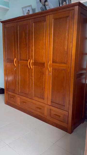 Tủ quần áo 4 cánh gỗ xoan đào tự nhiên 100%. Mua bán Tủ, kệ gia đình tại Thị xã Điện Bàn Quảng Nam được đăng bởi Nguyen Thanh Vu hình 1