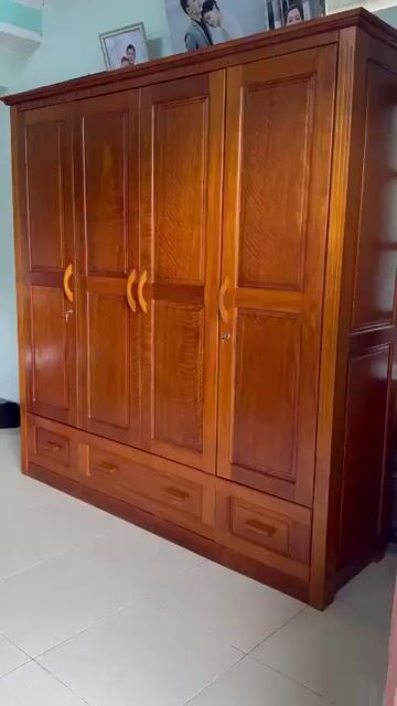 Tủ quần áo 4 cánh gỗ xoan đào tự nhiên 100%. Mua bán Tủ, kệ gia đình tại Thị xã Điện Bàn Quảng Nam được đăng bởi Nguyen Thanh Vu hình 1