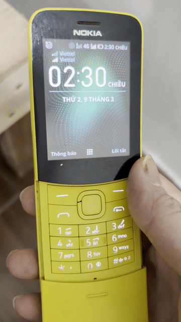 Nokia 8810 4G Vàng 2 Sim Phát Wifi xem Youtube. Mua bán Điện thoại tại Huyện Gia Lâm Hà Nội được đăng bởi Henry Dinh hình 1