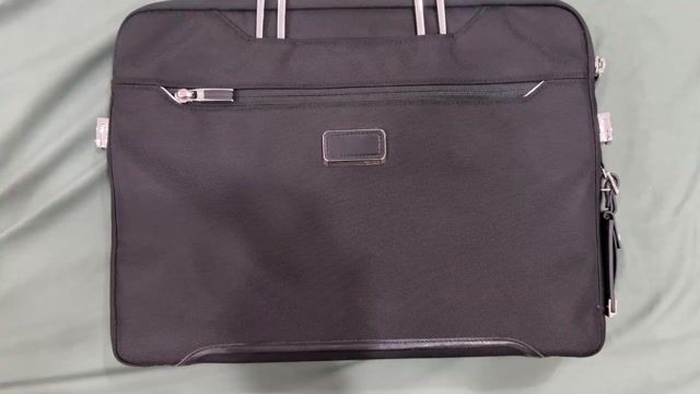 Cặp TUMI Hannover Arrive Slim Briefcase. Mua bán Túi xách tại Quận Ba Đình Hà Nội được đăng bởi Dũng hình 1