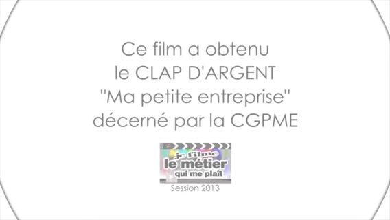 Un raft, Un groupe, Une rivière dans le Morvan