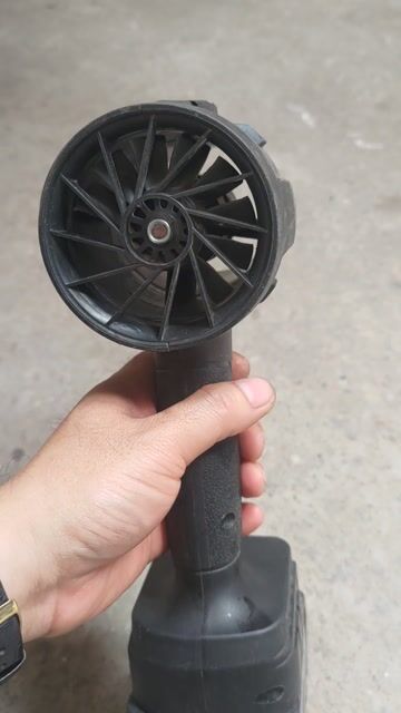 Máy thổi Đen gãy mấy cánh quạt. Mua bán Nội thất, đồ gia dụng khác tại Quận Long Biên Hà Nội được đăng bởi năm hình 1