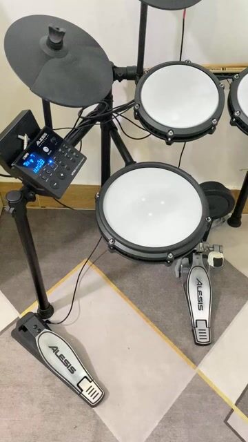 Trống điện Alesis Nitro E-Kit Đen. Mua bán Nhạc cụ tại Quận Phú Nhuận Tp Hồ Chí Minh được đăng bởi K L hình 1