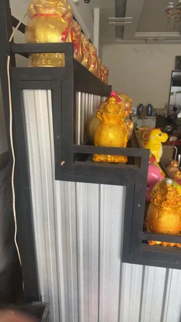 Kệ sắt bậc thang Đen Sắt. Mua bán Tủ, kệ gia đình tại Quận 8 Tp Hồ Chí Minh được đăng bởi Nguyễn Thái Hiền hình 1