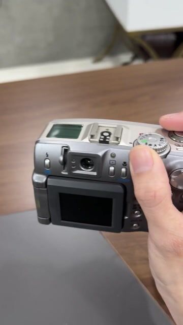 Máy ảnh Canon PowerShot G2 Bạc cần sửa chữa. Mua bán Máy ảnh, Máy quay tại Quận 1 Tp Hồ Chí Minh được đăng bởi LATONG hình 1