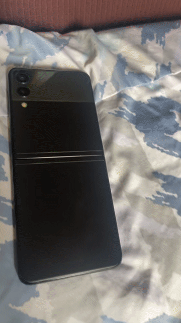 Samsung Galaxy Z Flip Đen Màn hình sọc chữa cháy. Mua bán Điện thoại tại Thành phố Thủ Đức Tp Hồ Chí Minh được đăng bởi chung phi vu hình 1