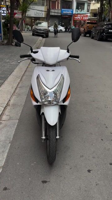 Honda Click màu Trắng xe nguyên bản chạy ít. Mua bán Xe máy tại Quận Nam Từ Liêm Hà Nội được đăng bởi An Nhiên Nguyễn hình 1
