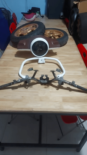 Phụ tùng Piaggio Vespa Primavera. Mua bán Phụ tùng xe tại Huyện Bình Chánh Tp Hồ Chí Minh được đăng bởi Arnold Nguyen hình 1