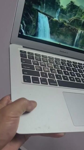 Apple MacBook Air A1466 i5 13.3 inch 4GB/128GB. Mua bán Laptop tại Huyện Sơn Động Bắc Giang được đăng bởi Bế Vinh hình 1