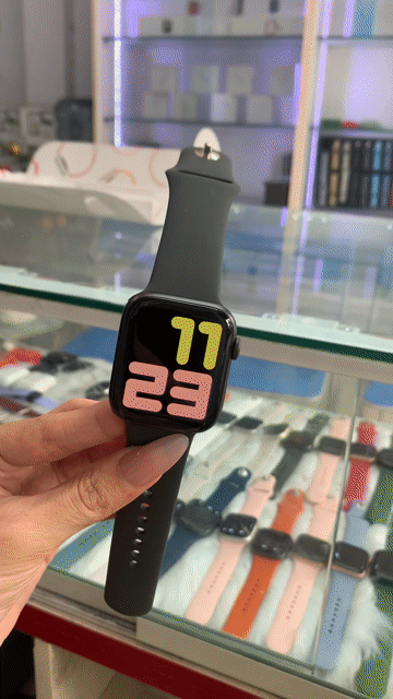 Apple Watch Series 5 44mm Đen dep keng. Mua bán Thiết bị đeo thông minh tại Quận Phú Nhuận Tp Hồ Chí Minh được đăng bởi pé phuong hình 1