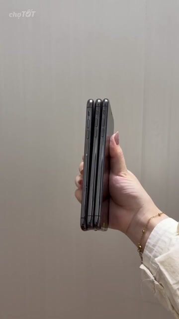 iPhone Xs Max 64GB 512GB màu đen zin đẹp. Mua bán Điện thoại tại Quận Cầu Giấy Hà Nội được đăng bởi Henry Shop hình 1