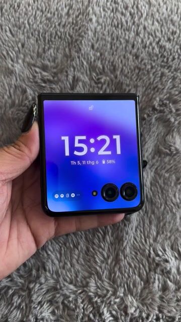 Motorola Razr 50 Ultra 256GB 2Sim. Màu Xanh Đen. Mua bán Điện thoại tại Quận Bình Tân Tp Hồ Chí Minh được đăng bởi Hoàng Anh hình 1