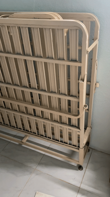 Giường gấp Kim loại Kem Tiết kiệm không gian. Mua bán Giường, chăn ga gối nệm tại Thành phố Thủ Đức Tp Hồ Chí Minh được đăng bởi Strawberry hình 1