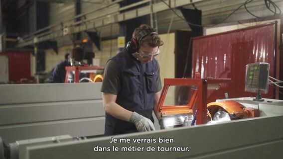 Dans une école de production, on fait pour apprendre.