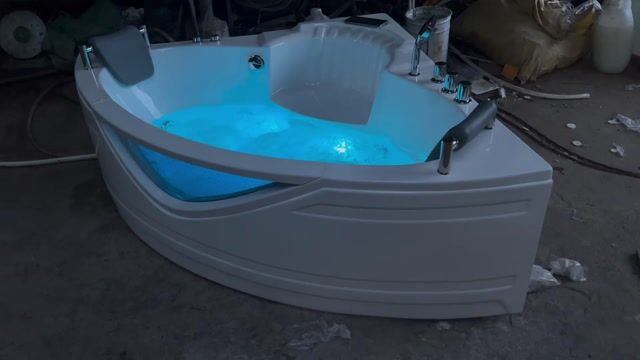 Bồn Tắm Góc Kính 1m5 x 1m5 Massage. Mua bán Thiết bị vệ sinh, nhà tắm tại Huyện Hóc Môn Tp Hồ Chí Minh được đăng bởi Xưởng Bồn Tắm Minh Châu hình 1