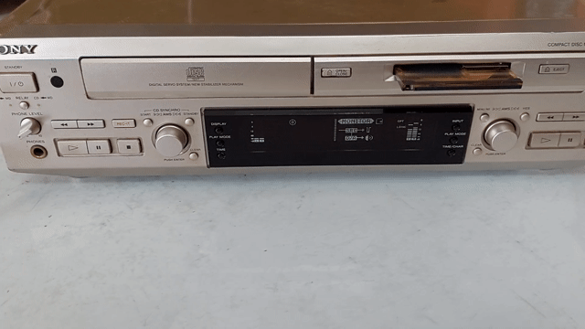 thanh lý Đầu đĩa CD MD Sony MXD-D2. Mua bán Tivi, Âm thanh tại Huyện Bình Chánh Tp Hồ Chí Minh được đăng bởi Le va loa amply bãi hình 1