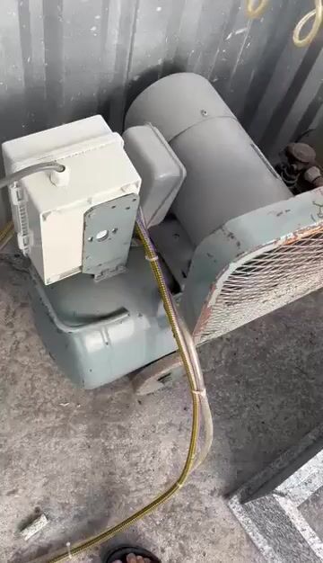 Máy nén khí Hitachi 2HP màu xám đã qua sử dụng. Mua bán Đồ chuyên dụng, Giống nuôi trồng tại Huyện Châu Thành Đồng Tháp được đăng bởi Linh Nguyễn hình 1