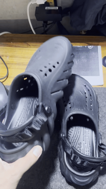 Dép Crocs Echo Clog Đen US M7/W9 99%. Mua bán Giày dép tại Quận Hải Châu Đà Nẵng được đăng bởi Nghĩa hình 1