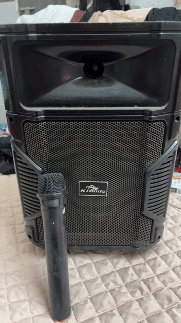 Loa karaoke Kiomic Đen kèm micro. Mua bán Tivi, Âm thanh tại Quận 10 Tp Hồ Chí Minh được đăng bởi Lê Thuý hình 1