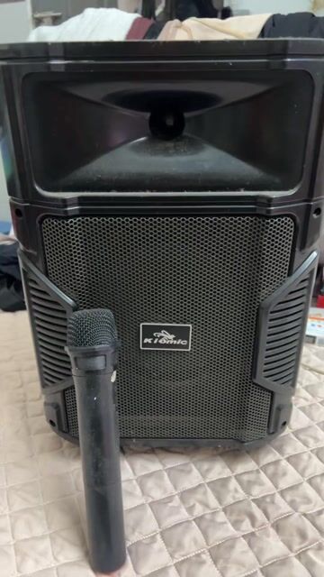 Loa karaoke Kiomic Đen kèm micro. Mua bán Tivi, Âm thanh tại Quận 10 Tp Hồ Chí Minh được đăng bởi Lê Thuý hình 1