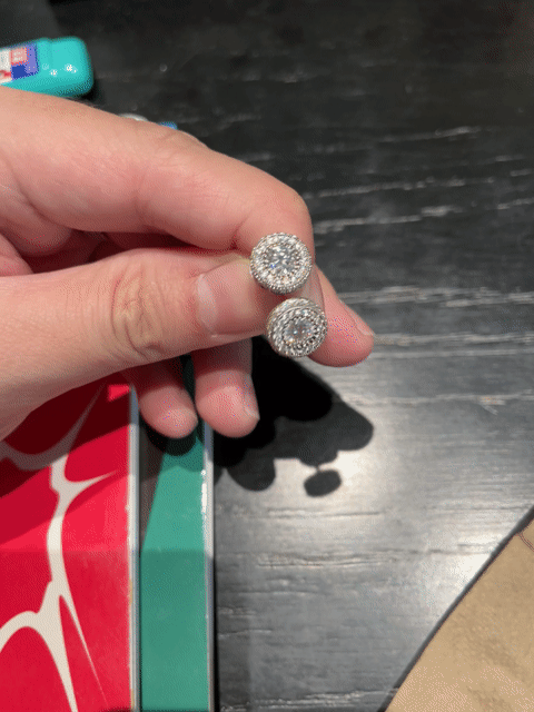 Bông tai Bạc 925 Moissanite. Mua bán Phụ kiện thời trang khác tại Quận Tân Phú Tp Hồ Chí Minh được đăng bởi DGL hình 1