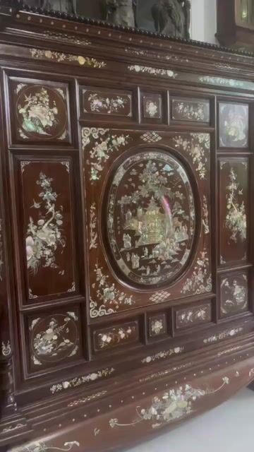 Tủ kệ Gỗ khảm trai Nâu Cổ điển. Mua bán Tủ, kệ gia đình tại Quận Cái Răng Cần Thơ được đăng bởi My  hình 1