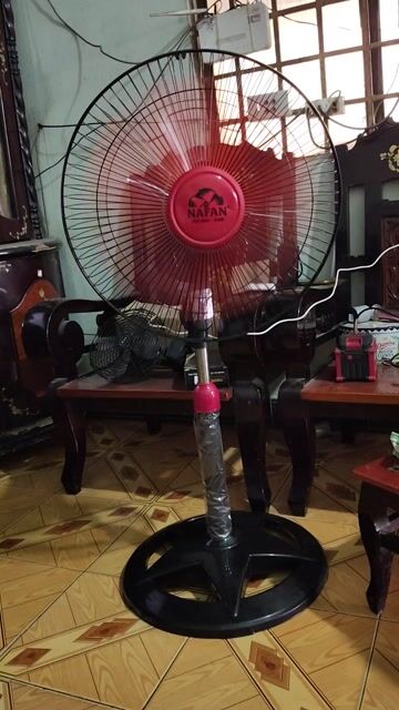 Quạt kẹp acquy hay dùng pin makita . Mua bán Quạt tại Thành phố Thuận An Bình Dương được đăng bởi Nguyenvanchi hình 1