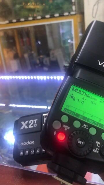 Đèn flash Godox V860II (C) và Godox X2T. Mua bán Máy ảnh, Máy quay tại Quận 1 Tp Hồ Chí Minh được đăng bởi phuong hình 1