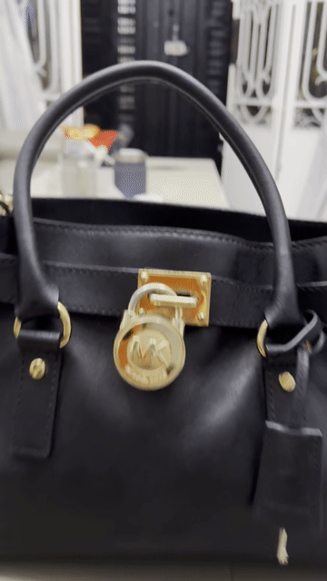 Túi xách tay Michael Kors Nữ Đen Đã sử dụng. Mua bán Túi xách tại Quận 1 Tp Hồ Chí Minh được đăng bởi Hàng kho tổng hợp giá rẻ hình 1