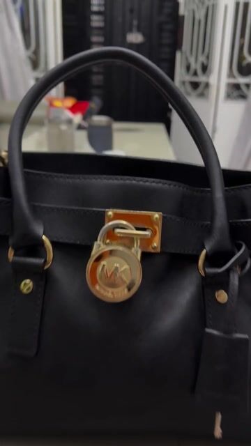 Túi xách tay Michael Kors Nữ Đen Đã sử dụng. Mua bán Túi xách tại Quận 1 Tp Hồ Chí Minh được đăng bởi Hàng kho tổng hợp giá rẻ hình 1