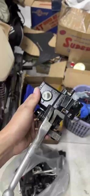 Tay dầu SH Ý 2010-2012. Mua bán Phụ tùng xe tại Quận Tân Phú Tp Hồ Chí Minh được đăng bởi Phúc Bảo hình 1