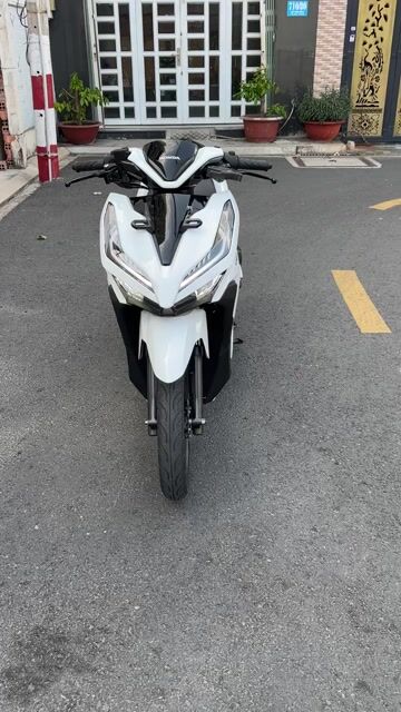 Honda Vario 150 Trắng. Mua bán Xe máy tại Quận Tân Phú Tp Hồ Chí Minh được đăng bởi Mr Bảy hình 1